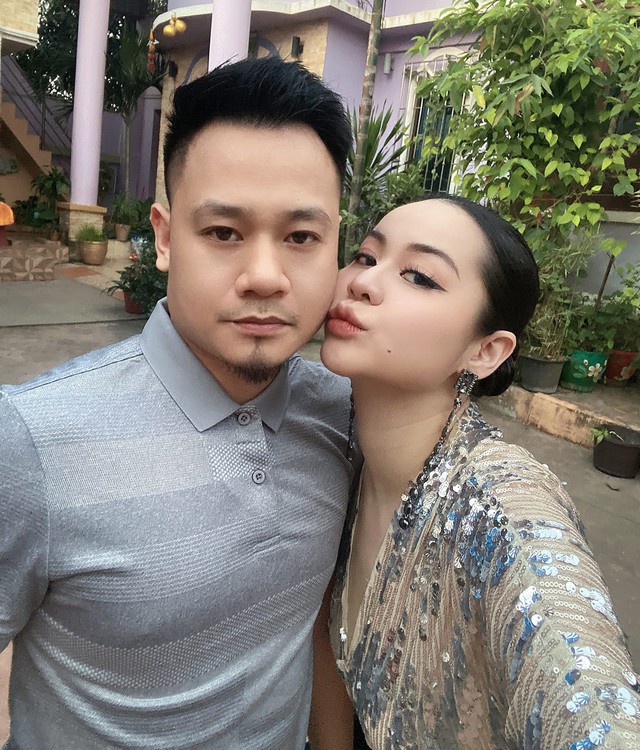 MC Khánh Vy lạ lẫm với tóc bạch kim, nhạc sĩ Nguyễn Đức Cường sắp cưới - Ảnh 2.