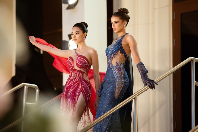 75 hoa hậu quốc tế trình diễn váy dạ hội đính kết - Ảnh 1.