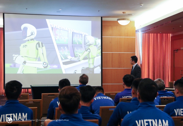 AFC họp với đội tuyển Việt Nam để phổ biến luật thi đấu và cập nhật những nét mới tại Asian Cup 2023 - Ảnh 4.