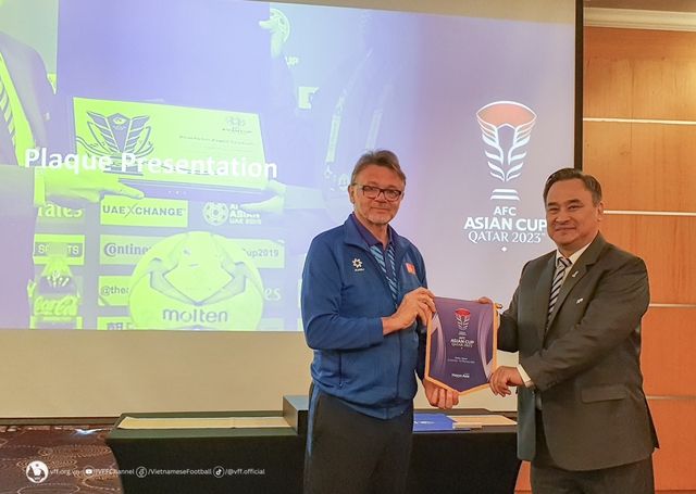 AFC họp với đội tuyển Việt Nam để phổ biến luật thi đấu và cập nhật những nét mới tại Asian Cup 2023 - Ảnh 2.