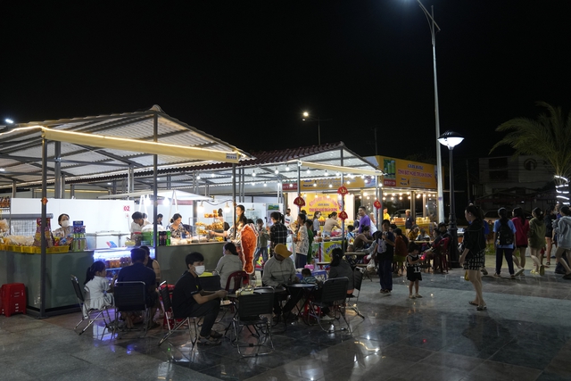 Bà Rịa - Vũng Tàu: Thêm 1 chợ đêm phục vụ người dân và du khách - Ảnh 2.