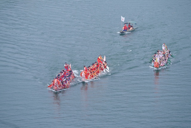 Tuyên Quang: Sôi nổi lễ hội đua thuyền trên sông Lô đầu năm mới - Ảnh 7.