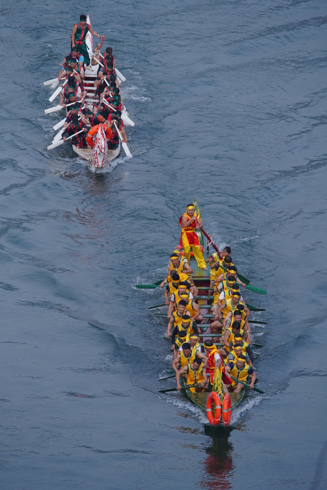Tuyên Quang: Sôi nổi lễ hội đua thuyền trên sông Lô đầu năm mới - Ảnh 8.