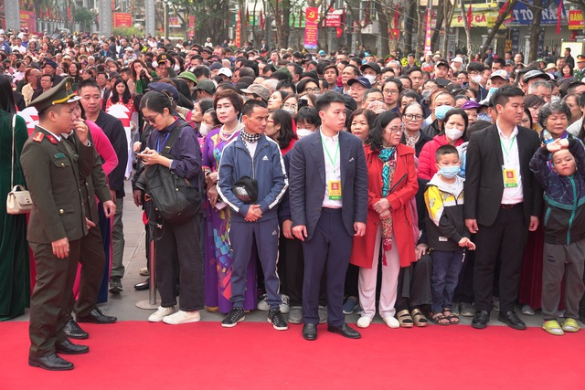 Lãnh đạo TP Hà Nội dâng hương tưởng nhớ Hoàng đế Quang Trung tại lễ hội Gò Đống Đa - Ảnh 8.