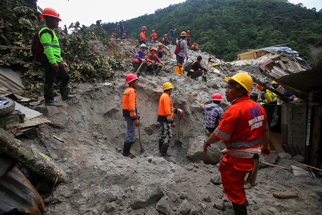 Số người chết vì lở đất ở Philippines tăng lên 92, việc tìm kiếm tiếp tục diễn ra - Ảnh 1.