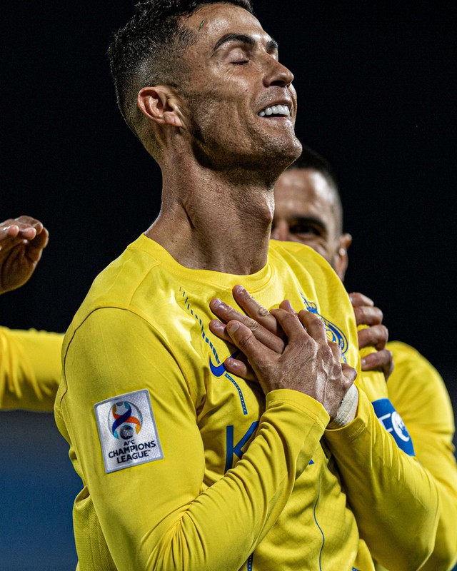 Ronaldo duy trì thói quen ghi bàn trong 22 năm qua   - Ảnh 1.