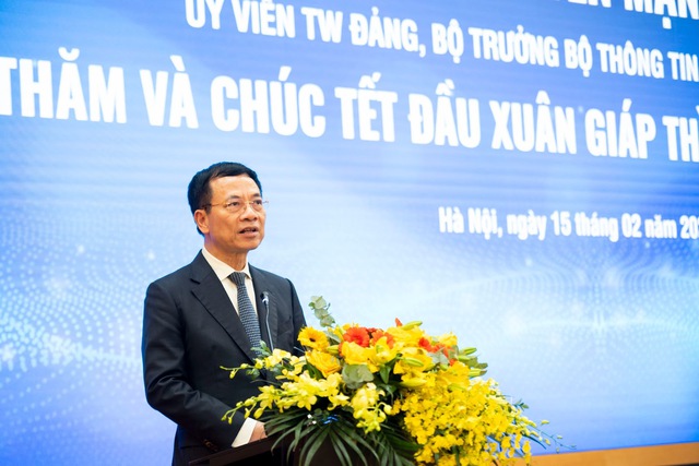 Bộ trưởng Nguyễn Mạnh Hùng: FPT cần có quyết tâm lớn hơn với công nghiệp bán dẫn - Ảnh 2.
