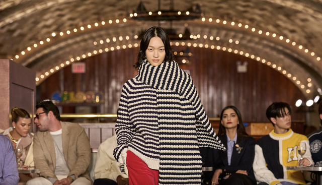 Tuần lễ thời trang New York 2024: Nỗ lực đổi mới quy tắc ăn mặc - Ảnh 3.