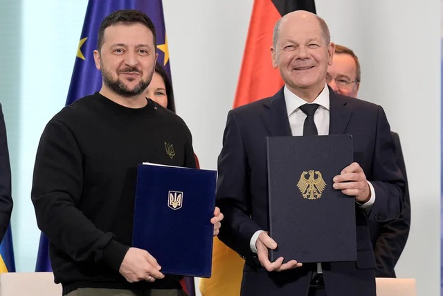 Đức, Ukraine ký thỏa thuận an ninh song phương - Ảnh 1.