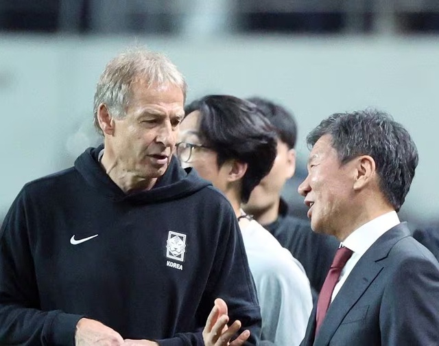 Các quan chức Hiệp hội bóng đá Hàn Quốc đồng thuận sa thải HLV Jurgen Klinsmann   - Ảnh 1.