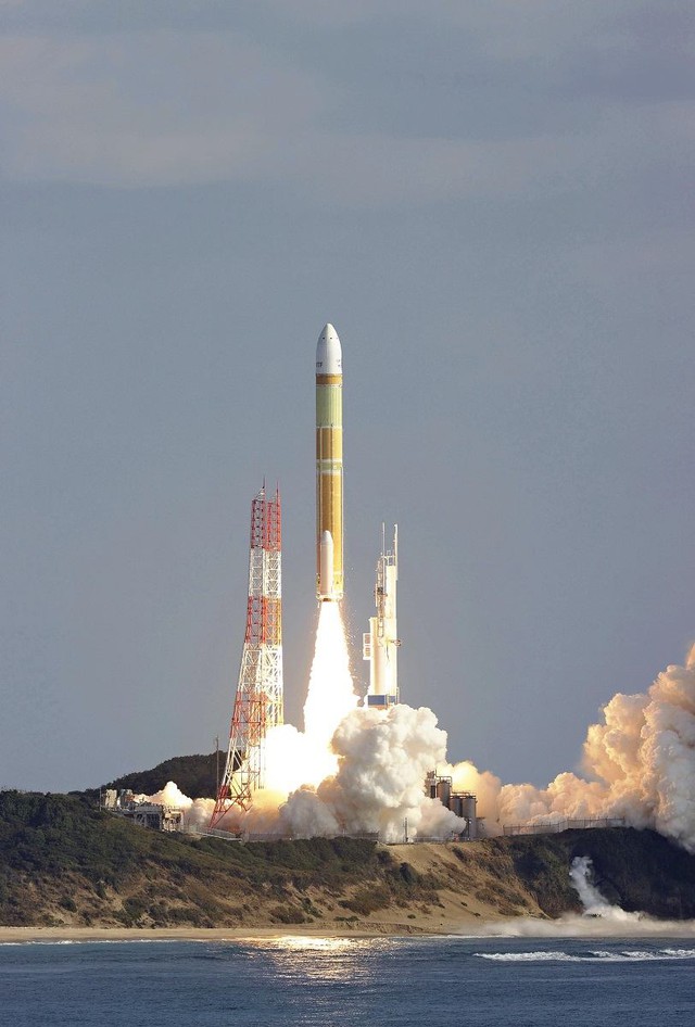 Nhật Bản phóng tên lửa thế hệ mới - Ảnh 1.