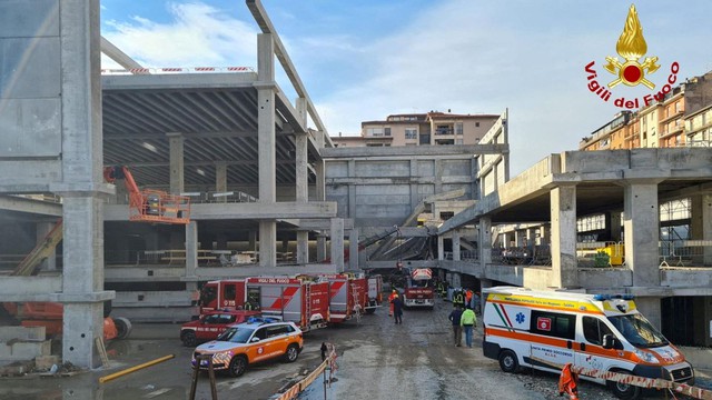 Sập tòa nhà tại công trường ở Italy, 5 người chết, 3 người bị thương nặng  - Ảnh 1.