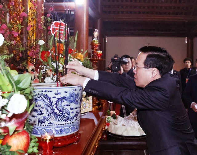 Chủ tịch nước dự khai bút đầu Xuân tại Khu lưu niệm Nguyễn Trãi - Ảnh 1.
