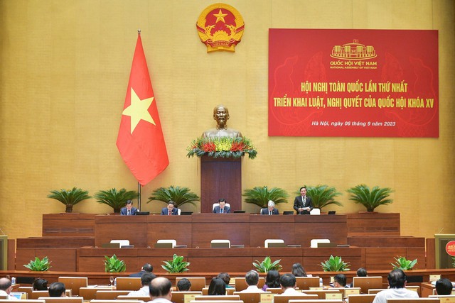 Tổ chức Hội nghị toàn quốc lần thứ hai triển khai luật, nghị quyết của Quốc hội - Ảnh 2.