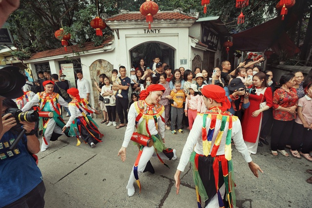 Độc đáo điệu múa bồng làng Triều Khúc - Ảnh 3.
