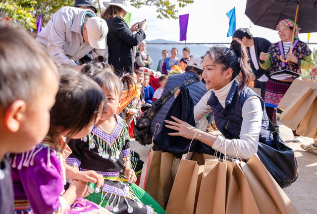 Điểm trường mới cho 35 em bé người Mông ở Mù Cang Chải trước thềm năm mới - Ảnh 4.