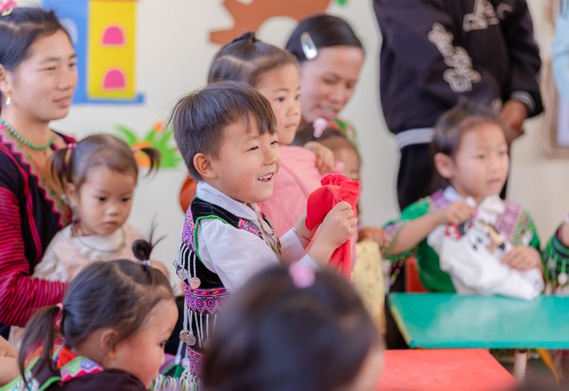 Điểm trường mới cho 35 em bé người Mông ở Mù Cang Chải trước thềm năm mới - Ảnh 5.