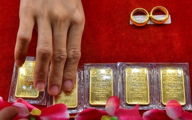 Giá vàng vượt 79 triệu đồng/lượng - Ảnh 1.