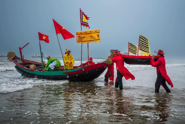 Lễ hội cầu ngư tại Hà Tĩnh được công nhận là di sản văn hóa phi vật thể quốc gia - Ảnh 4.
