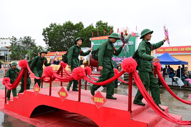 Hơn 600 tân binh ở Tuyên Quang viết đơn tình nguyện nhập ngũ - Ảnh 11.