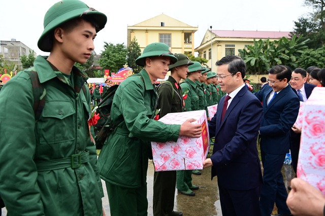 Hơn 600 tân binh ở Tuyên Quang viết đơn tình nguyện nhập ngũ - Ảnh 3.