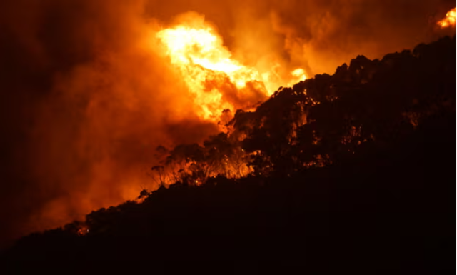 Australia cảnh báo cháy rừng do nắng nóng cực đoan - Ảnh 1.