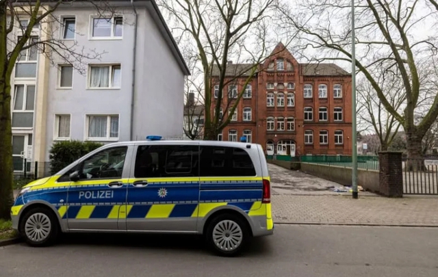 Hai học sinh bị tấn công bằng dao bên ngoài trường học ở Đức - Ảnh 2.