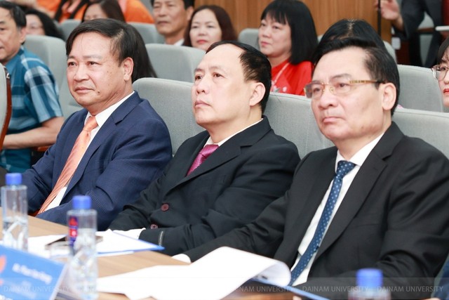 ĐH Đại Nam hợp tác với Đài Loan (Trung Quốc) đào tạo ngành chip bán dẫn - Ảnh 4.