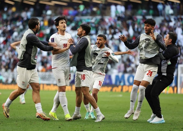 ĐT Iran 2-1 ĐT Nhật Bản: Iran thắng kịch tính trước Nhật Bản - Ảnh 4.