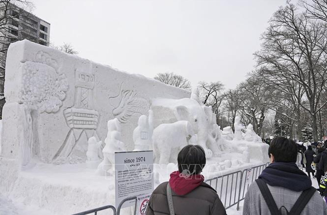 Khám phá 190 tác phẩm điêu khắc băng tuyết tại Lễ hội Sapporo ở Nhật Bản - Ảnh 1.