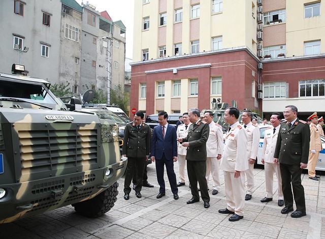 Chủ tịch nước Võ Văn Thưởng thăm Bộ Tư lệnh Cảnh vệ và Cảnh sát cơ động - Ảnh 2.