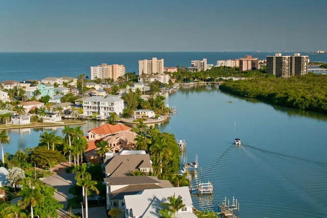 Kỳ lạ thị trấn tại Florida nơi có tới 300 ngày nắng mỗi năm - Ảnh 1.