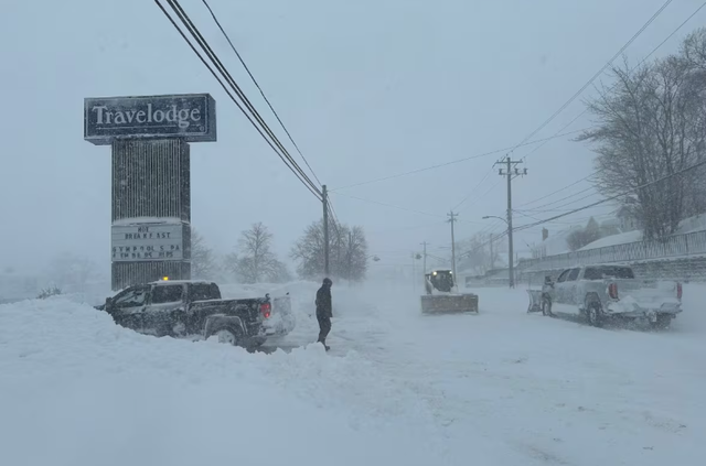 Canada ban bố tình trạng khẩn cấp do bão tuyết - Ảnh 1.