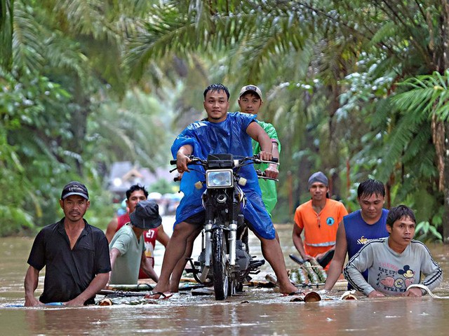 Nhiều người thiệt mạng vì lũ lụt và lở đất ở Philippines - Ảnh 1.