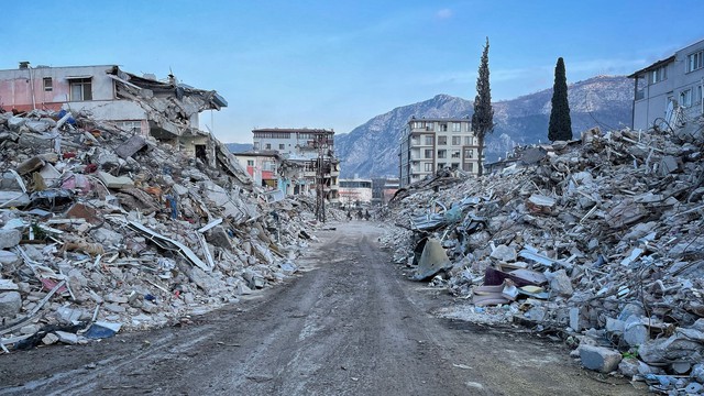 Nỗi đau còn lại sau 1 năm động đất tại Thổ Nhĩ Kỳ - Ảnh 1.