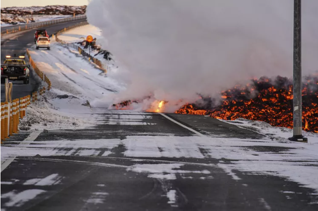 Núi lửa ở Iceland phun trào lần thứ 3 kể từ tháng 12/2023 - Ảnh 2.