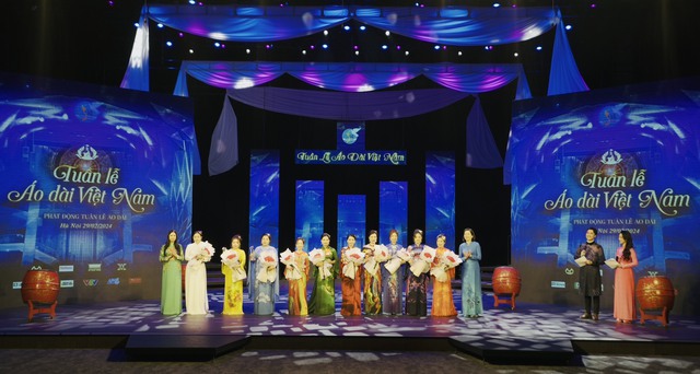Tuần lễ Áo dài năm 2024 tôn thêm vẻ đẹp phụ nữ Việt Nam - Ảnh 1.