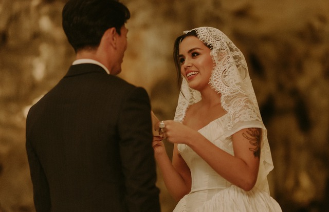 Khoảnh khắc đẹp khi lễ cưới tổ chức trong hang động ở Quảng Ninh - Ảnh 9.