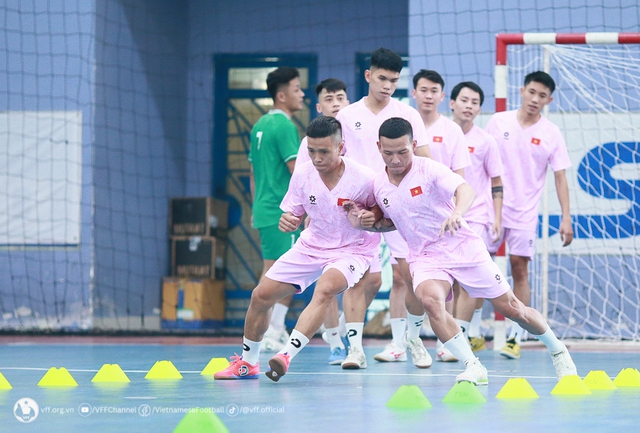 Đội tuyển futsal Việt Nam hào hứng khởi động cho chiến dịch VCK futsal châu Á 2024 - Ảnh 2.