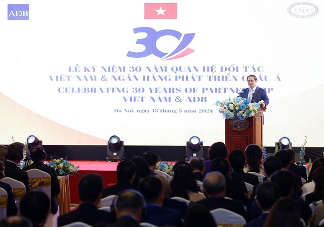 Thủ tướng Phạm Minh Chính: Hợp tác Việt Nam - ADB cần có tầm nhìn xa, hiệu quả hơn - Ảnh 2.