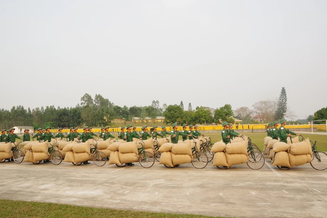 Tái hiện đoàn quân xe đạp thồ trong trận Điện Biên Phủ - Ảnh 3.