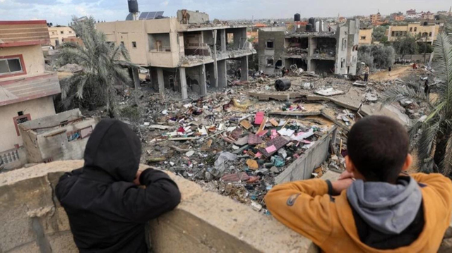 UNRWA cảnh báo Gaza sẽ mất nhiều năm để an toàn trở lại  - Ảnh 1.
