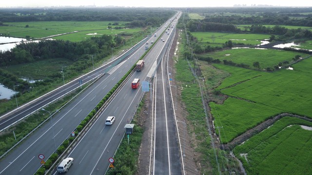 Sớm thực hiện đầu tư nâng cấp các tuyến đường bộ cao tốc - Ảnh 1.