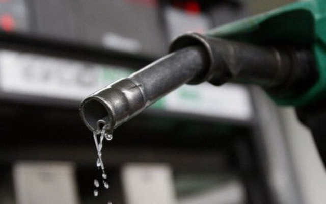 Bộ Công Thương hỏa tốc chỉ đạo xuất hóa đơn từng lần bán lẻ xăng dầu - Ảnh 1.