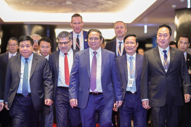 Thủ tướng gặp mặt cộng đồng doanh nghiệp FDI và dự Diễn đàn Doanh nghiệp Việt Nam - Ảnh 1.