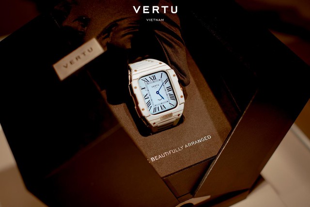 Vertu Watch cao cấp chính hãng lần đầu tiên có mặt tại Việt Nam - Ảnh 1.