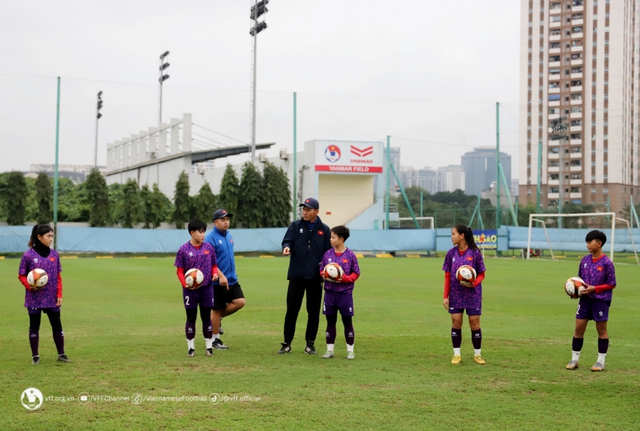 ĐT U16 nữ Việt Nam tập trung chuẩn bị thi đấu giao hữu quốc tế  - Ảnh 2.