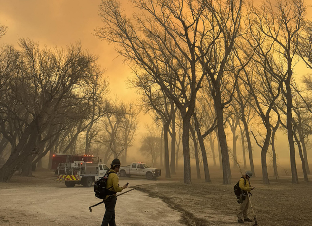 Vụ cháy rừng Smokehouse Creek ở Texas nghiêm trọng nhất trong lịch sử nước Mỹ - Ảnh 2.