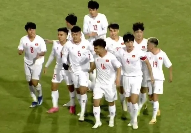 ĐT U23 Việt Nam thắng ĐT U23 Tajikistan 1-0 trong trận giao hữu đầu tiên tại Dushanbe - Ảnh 1.