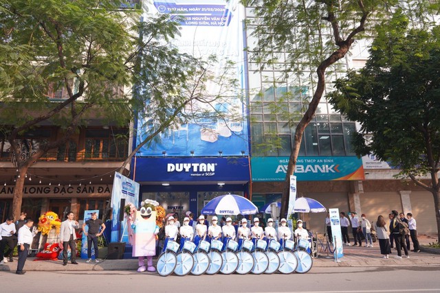 Duy Tân khai trương flagship store ở Hà Nội - Ảnh 5.